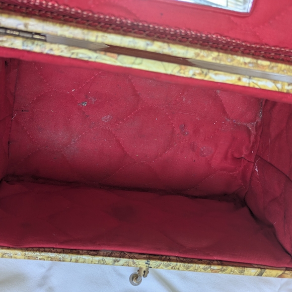 Vintage Wooden Handbag with Red Handle - Picture 12 of 12